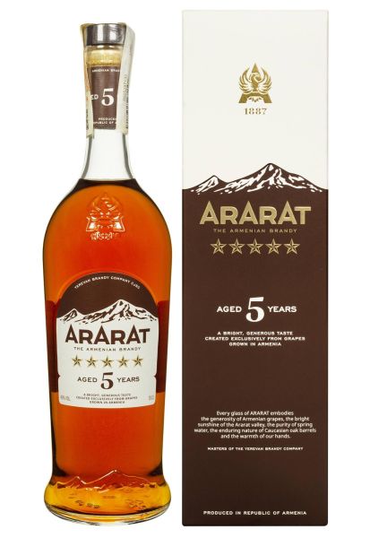 Бренди АрАрАт 5 лет в коробке 0.7 л